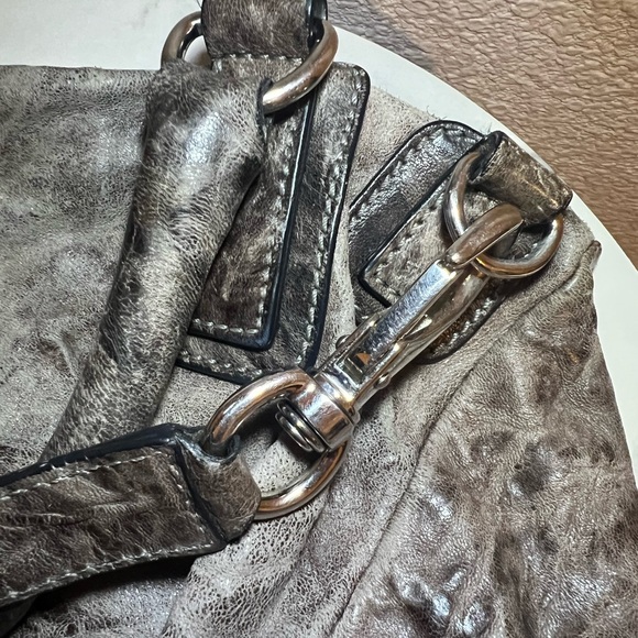 Givenchy Pandora bag in distressed sheepskin leather - Picture 8 of 13